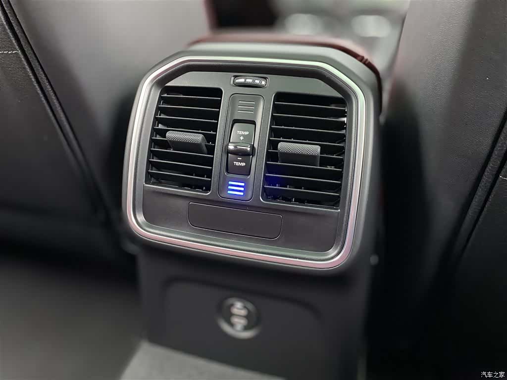 Porsche Macan, 2025 21