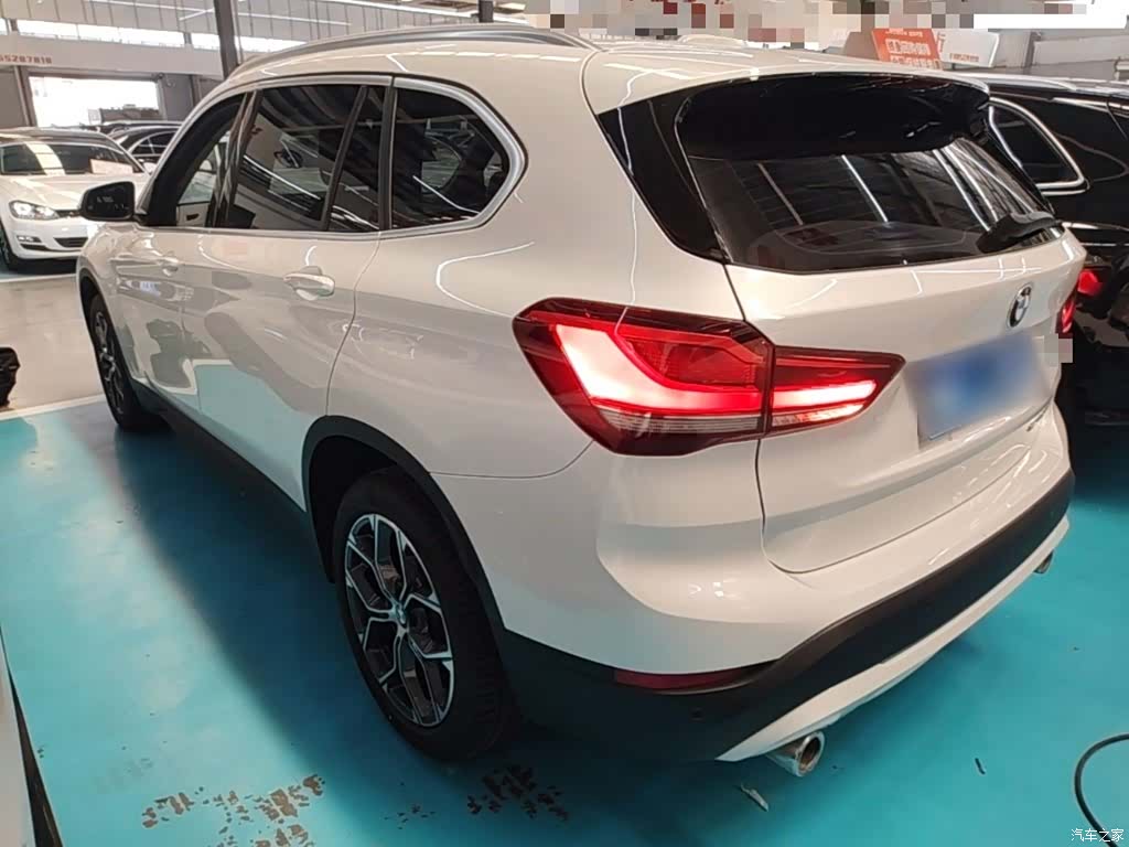 BMW X1, 2023 все фото
