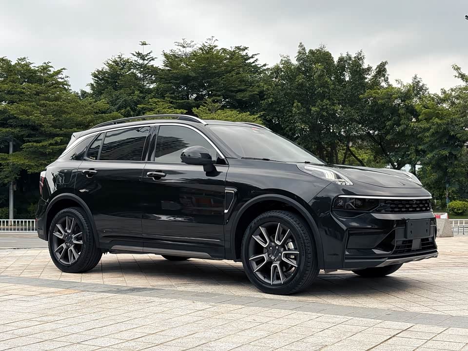 Lynk & Co 01