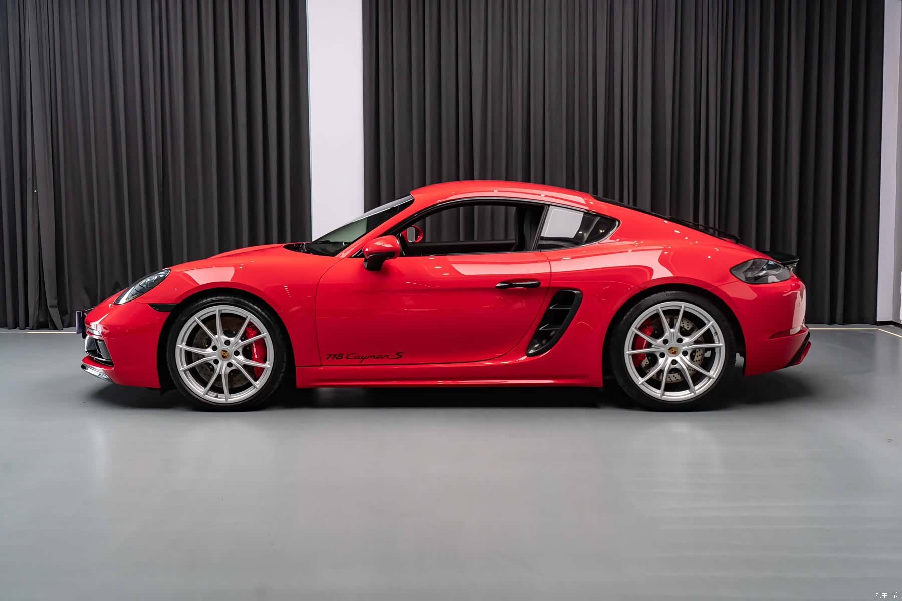 Porsche Cayman, 2022 3