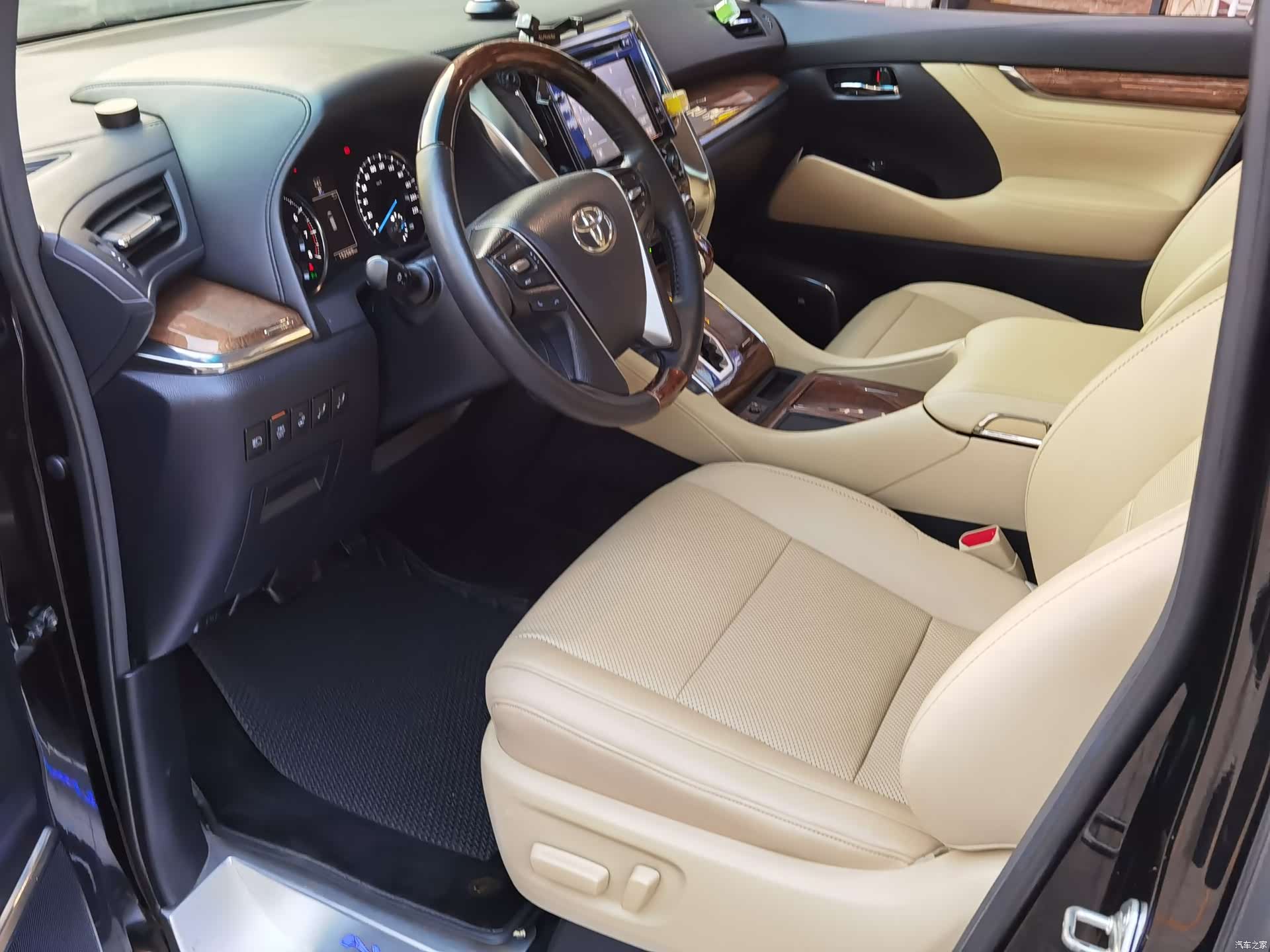 Toyota Alphard, 2016 8