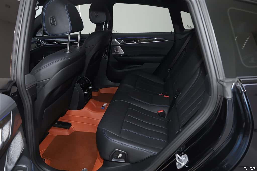 BMW 6 Series GT, 2024 23