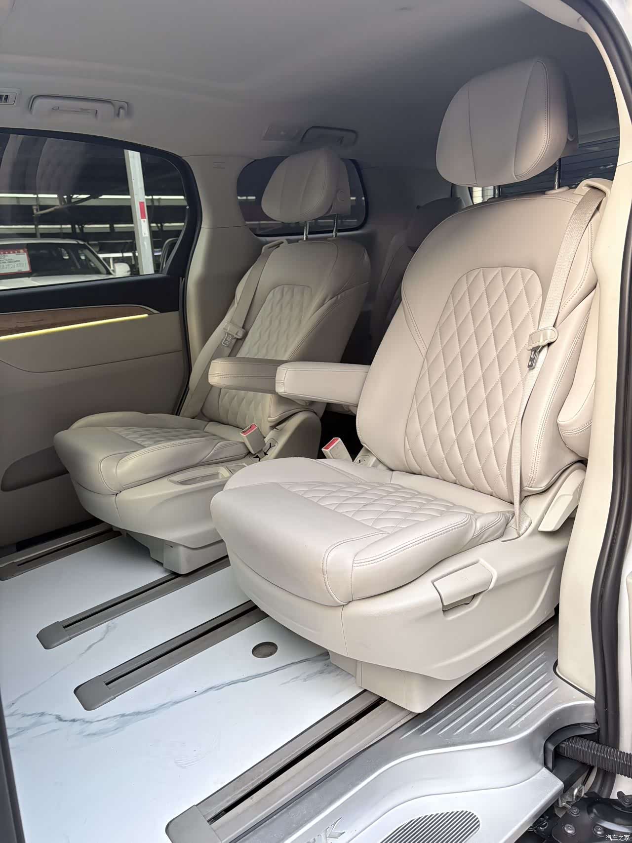 Buick GL8, 2019 12