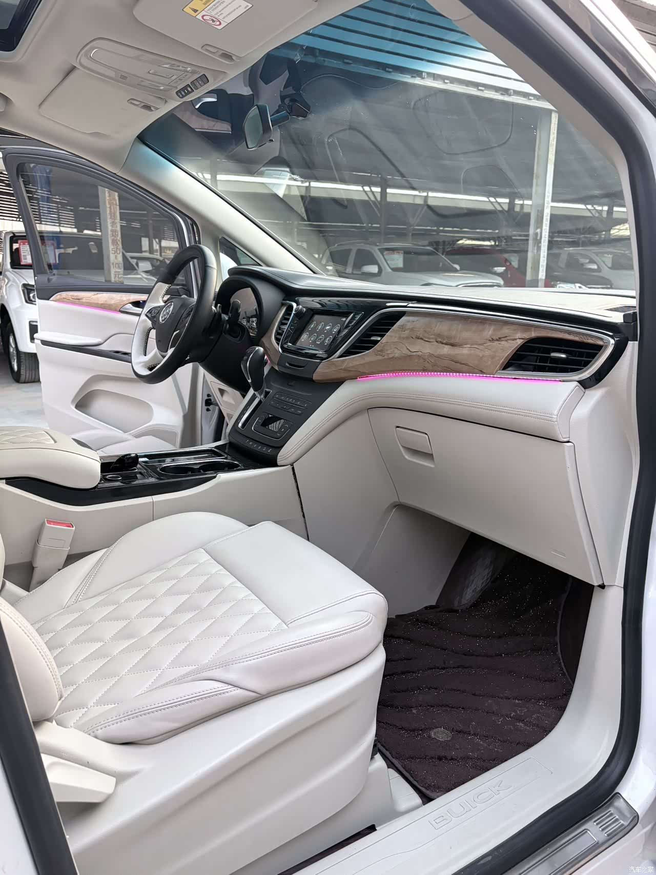 Buick GL8, 2019 4