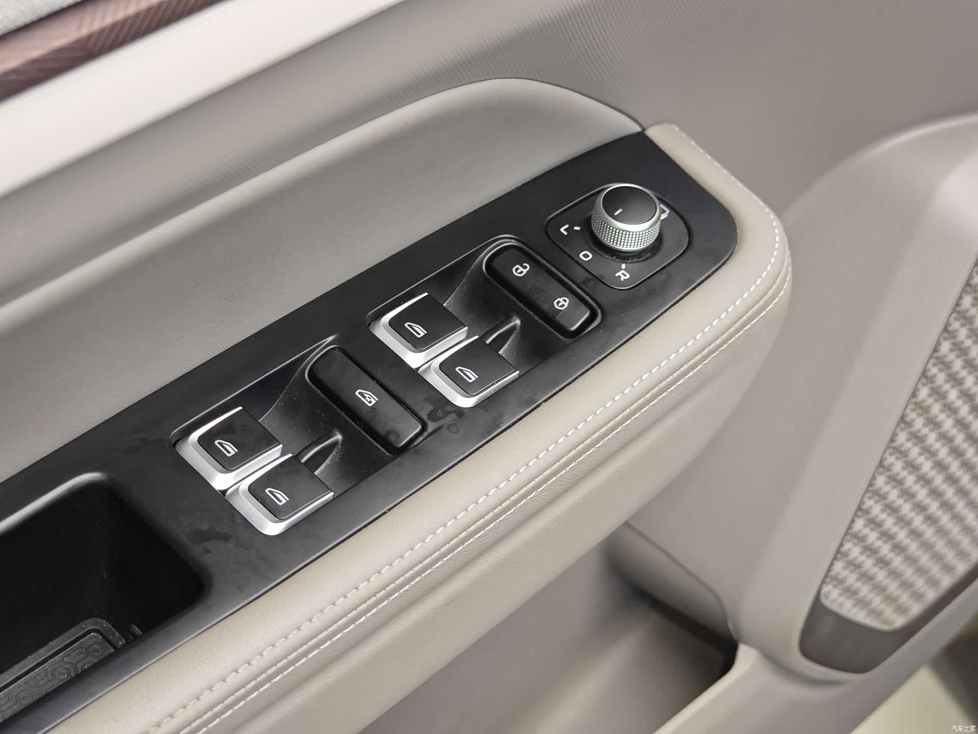 Geely Icon, 2025 10