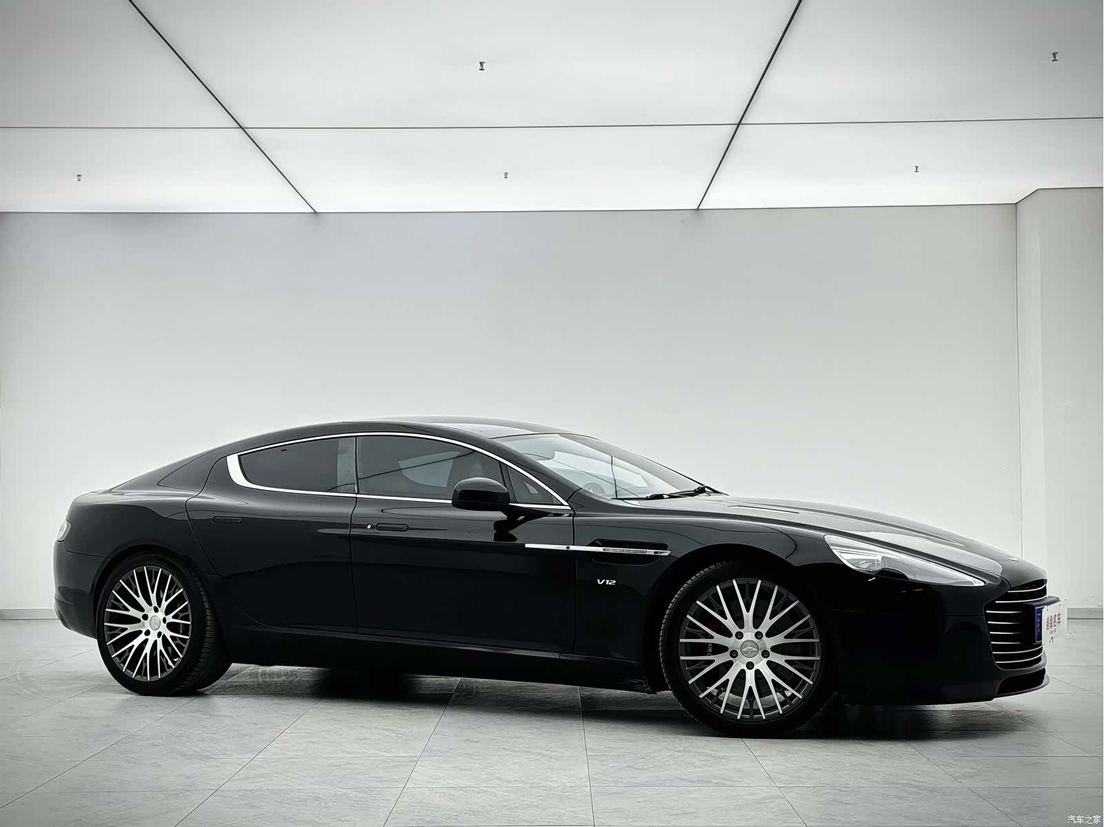 Aston Martin Rapide, 2011 2