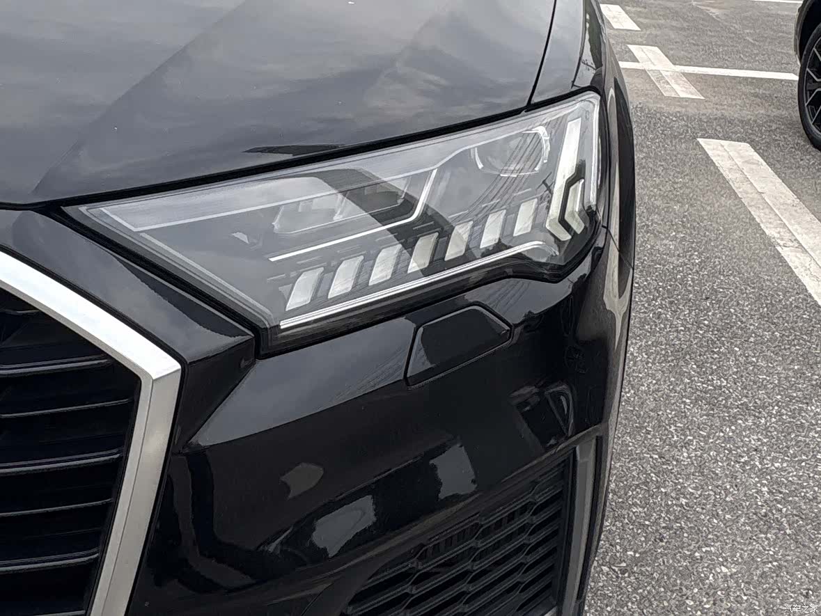 Audi Q7, 2021 все фото
