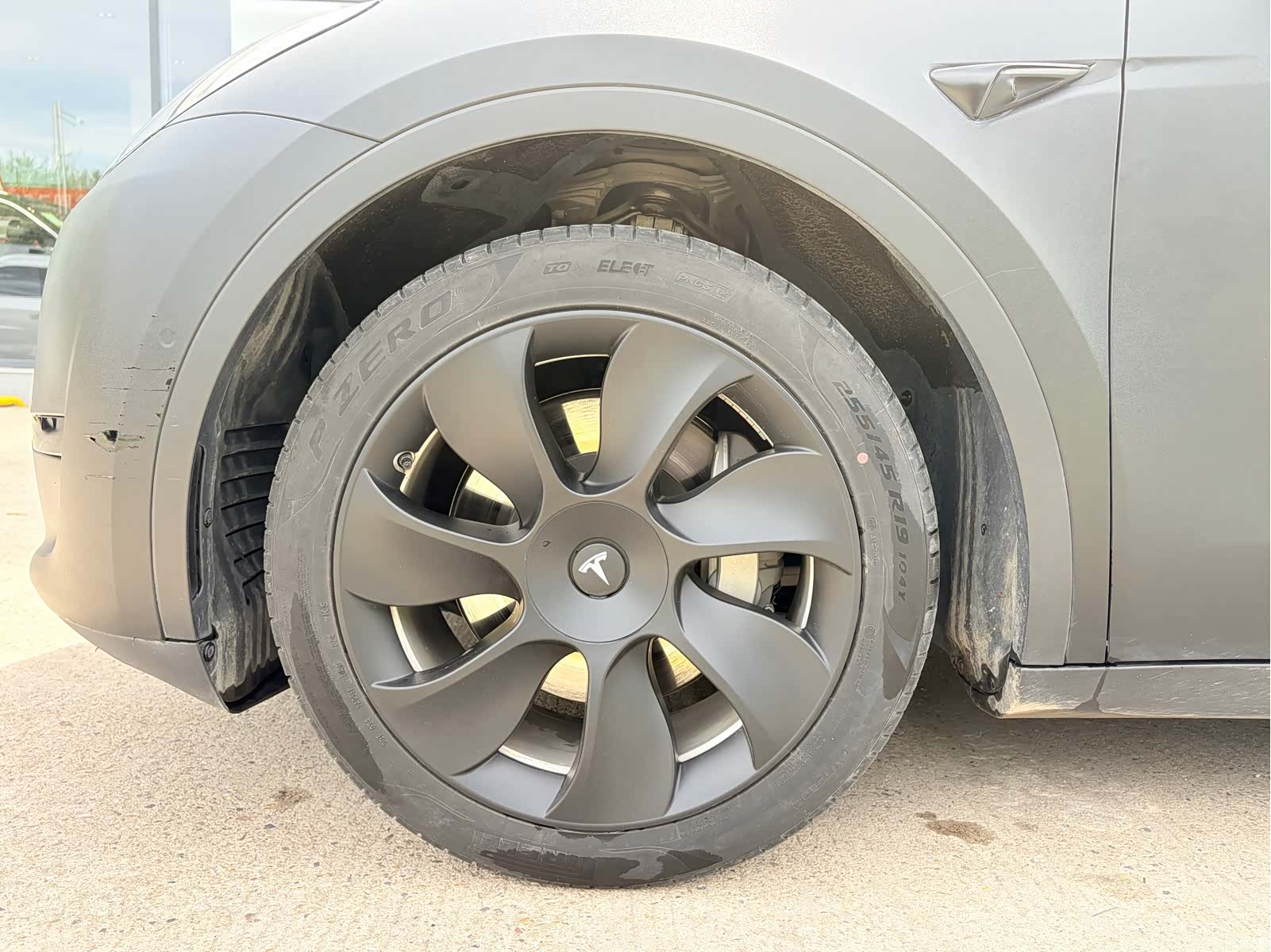 Tesla Model Y, 2023 4