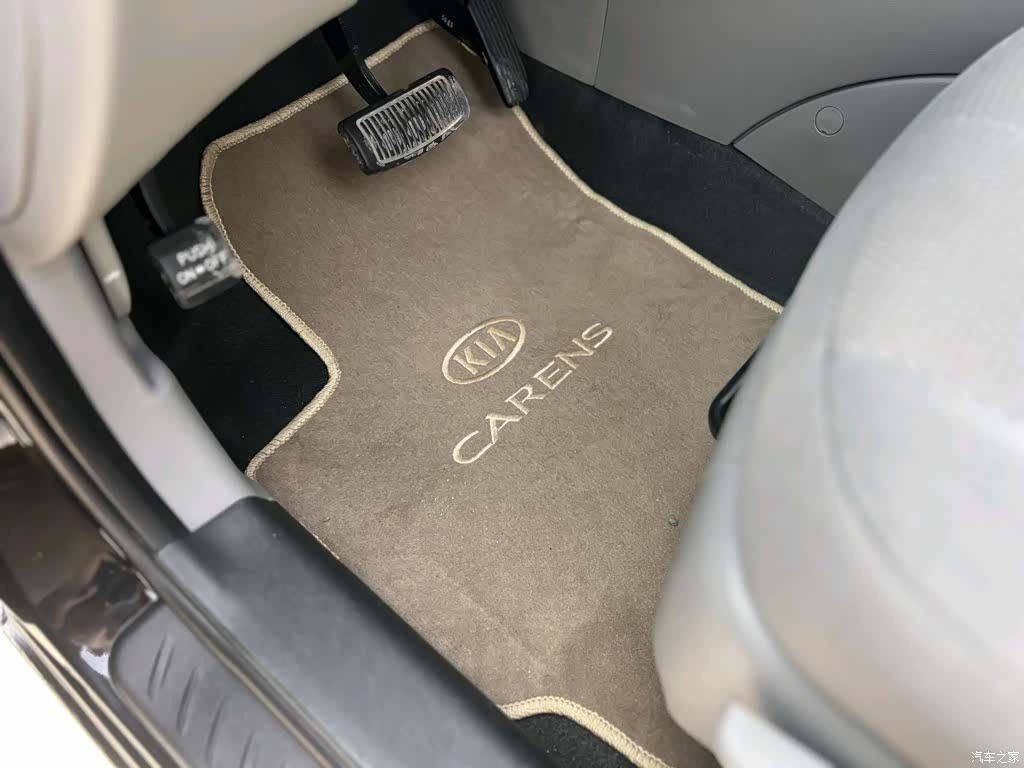 Kia 7, 2011 11
