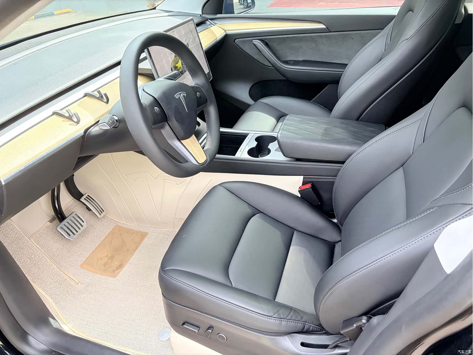 Tesla Model Y, 2023 6