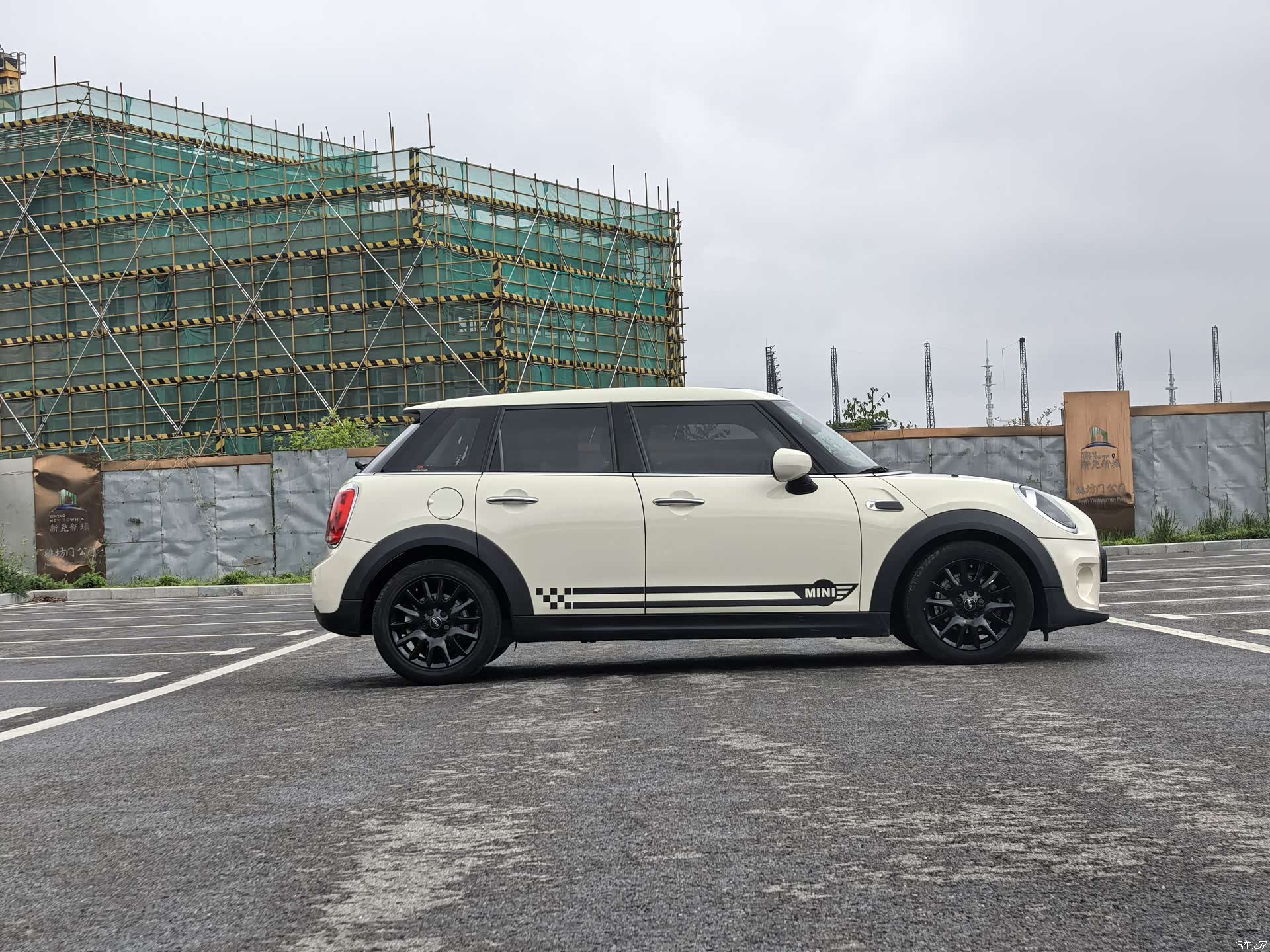Mini ONE, 2019 4