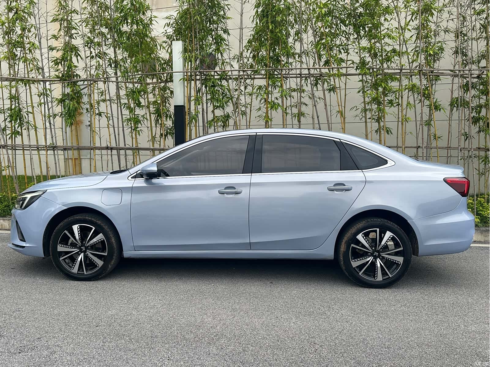 Rising Auto ER6, 2021 10