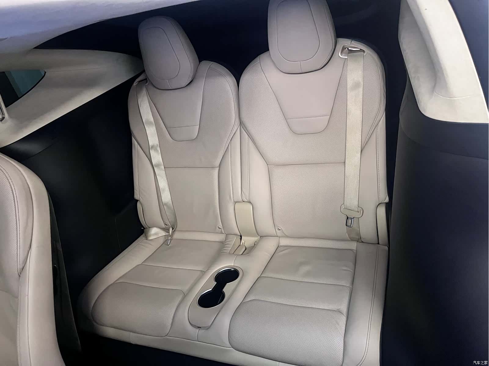 Tesla Model X, 2017 10