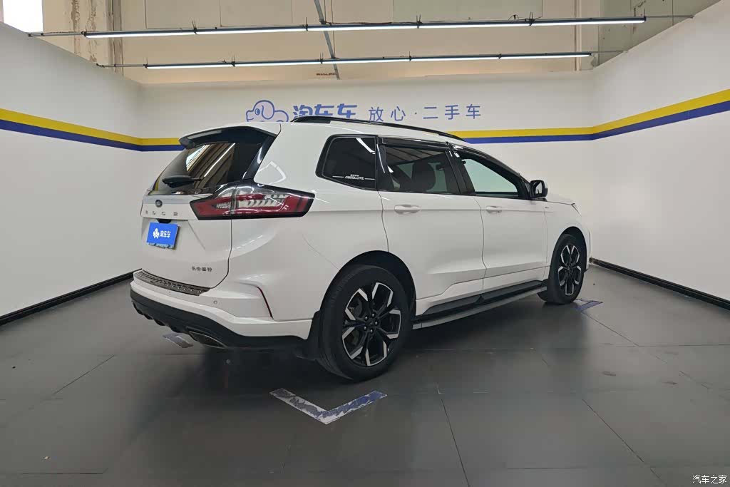 Ford Edge, 2021 3