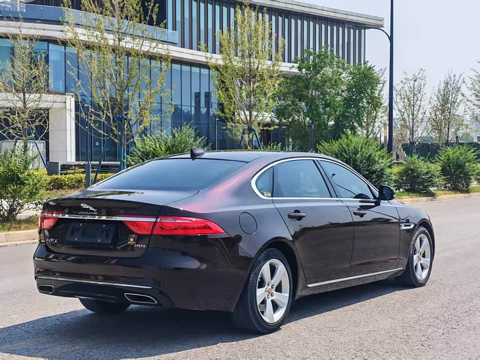 Jaguar XFL