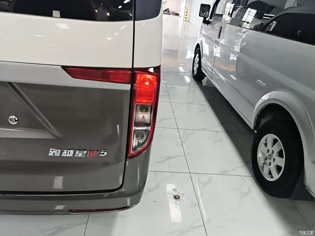 Changan V5, 2025 8
