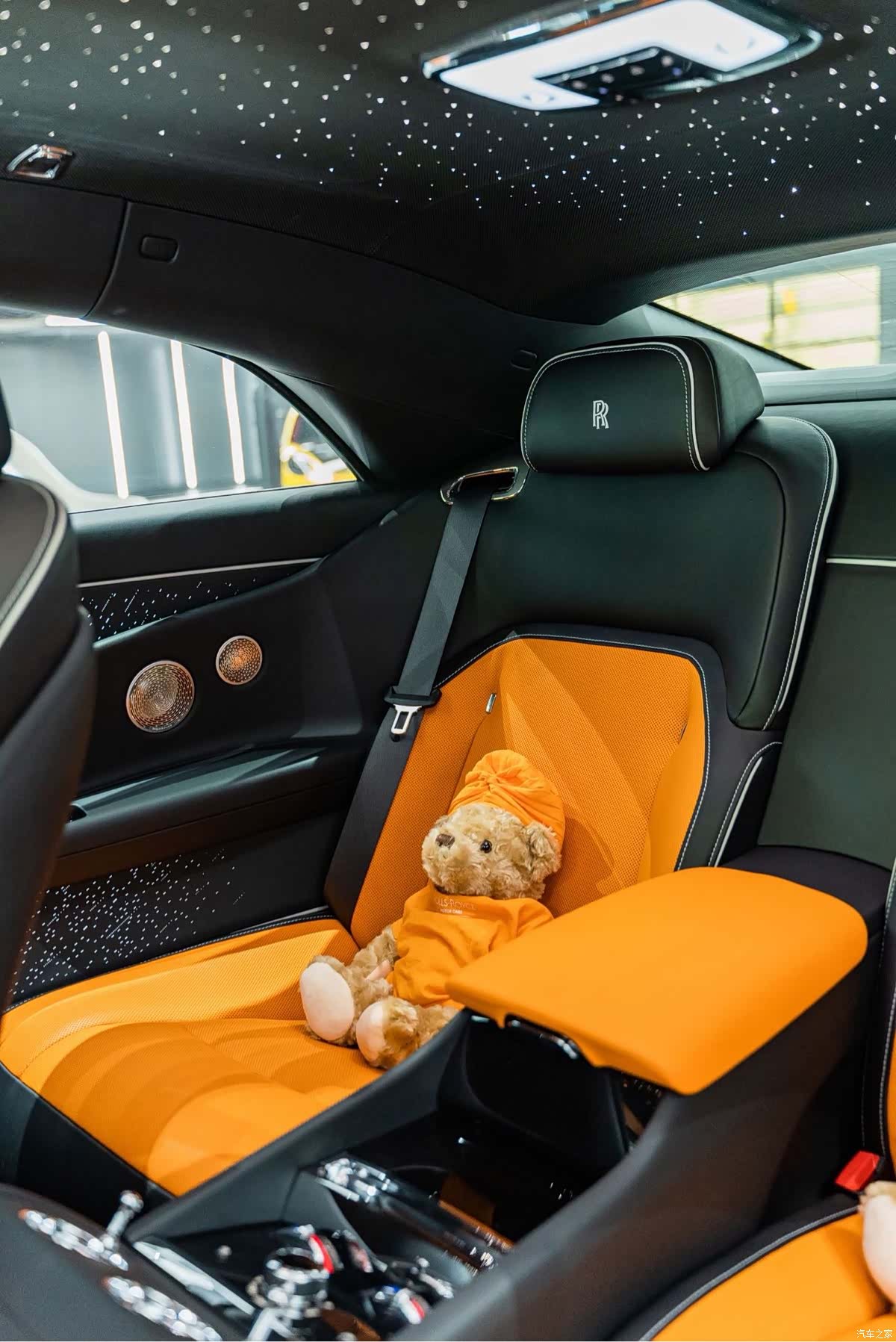 Rolls-Royce Spectre, 2024 12