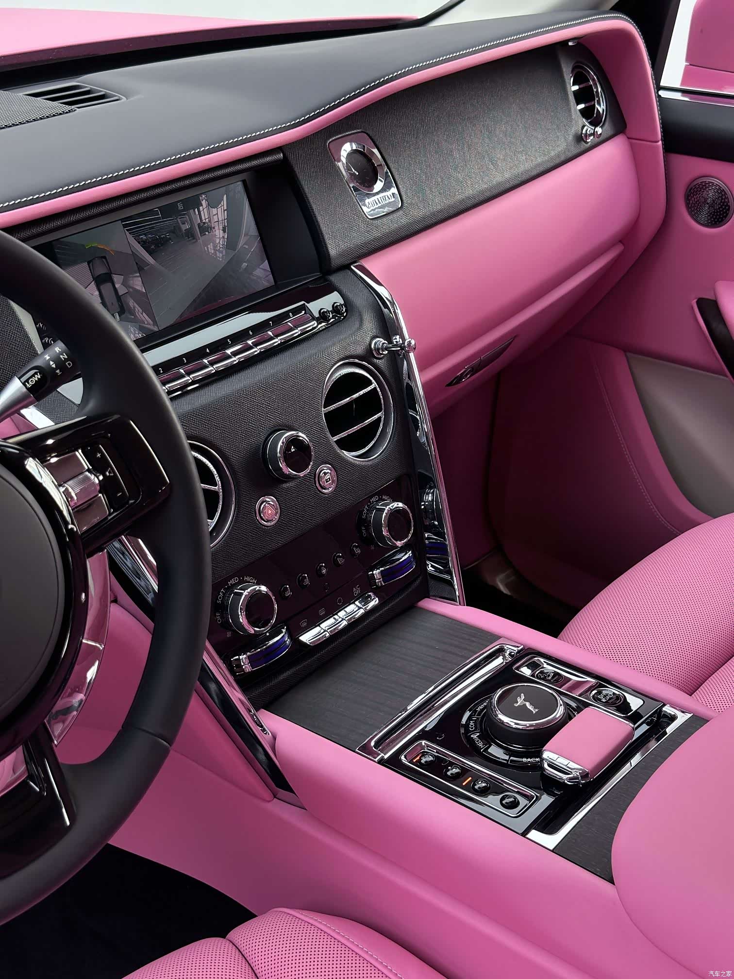 Rolls-Royce Cullinan, 2023 25