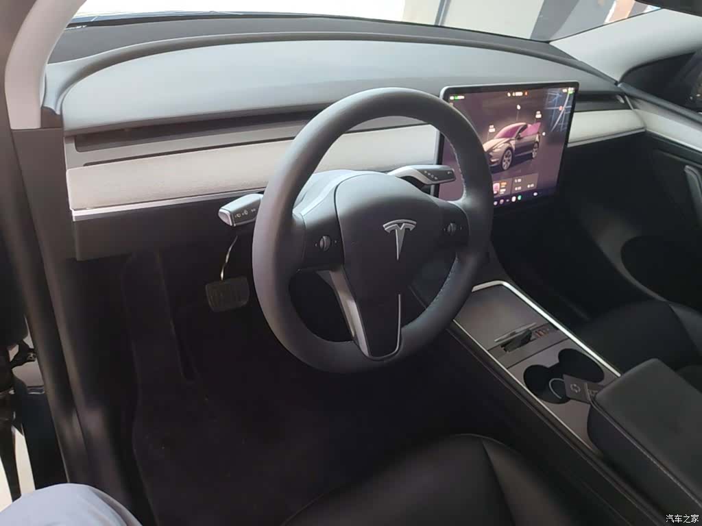 Tesla Model Y, 2024 10