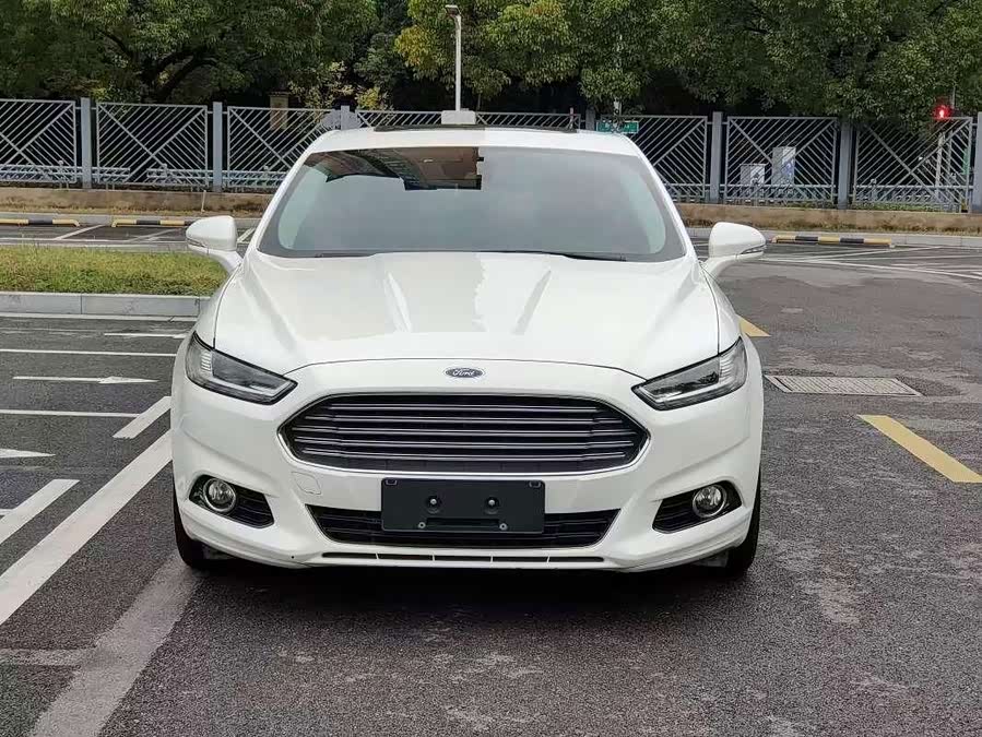 Ford Mondeo 2014, фото 2