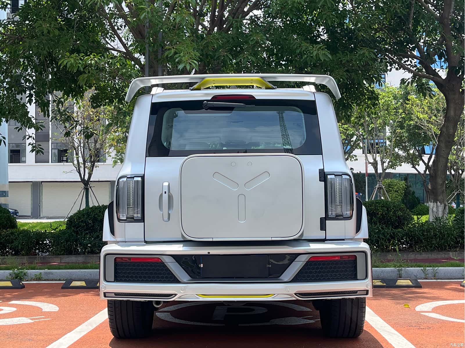 Tank 300, 2022 8