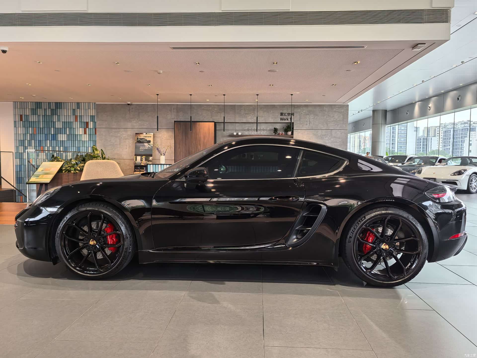 Porsche Cayman, 2024 9