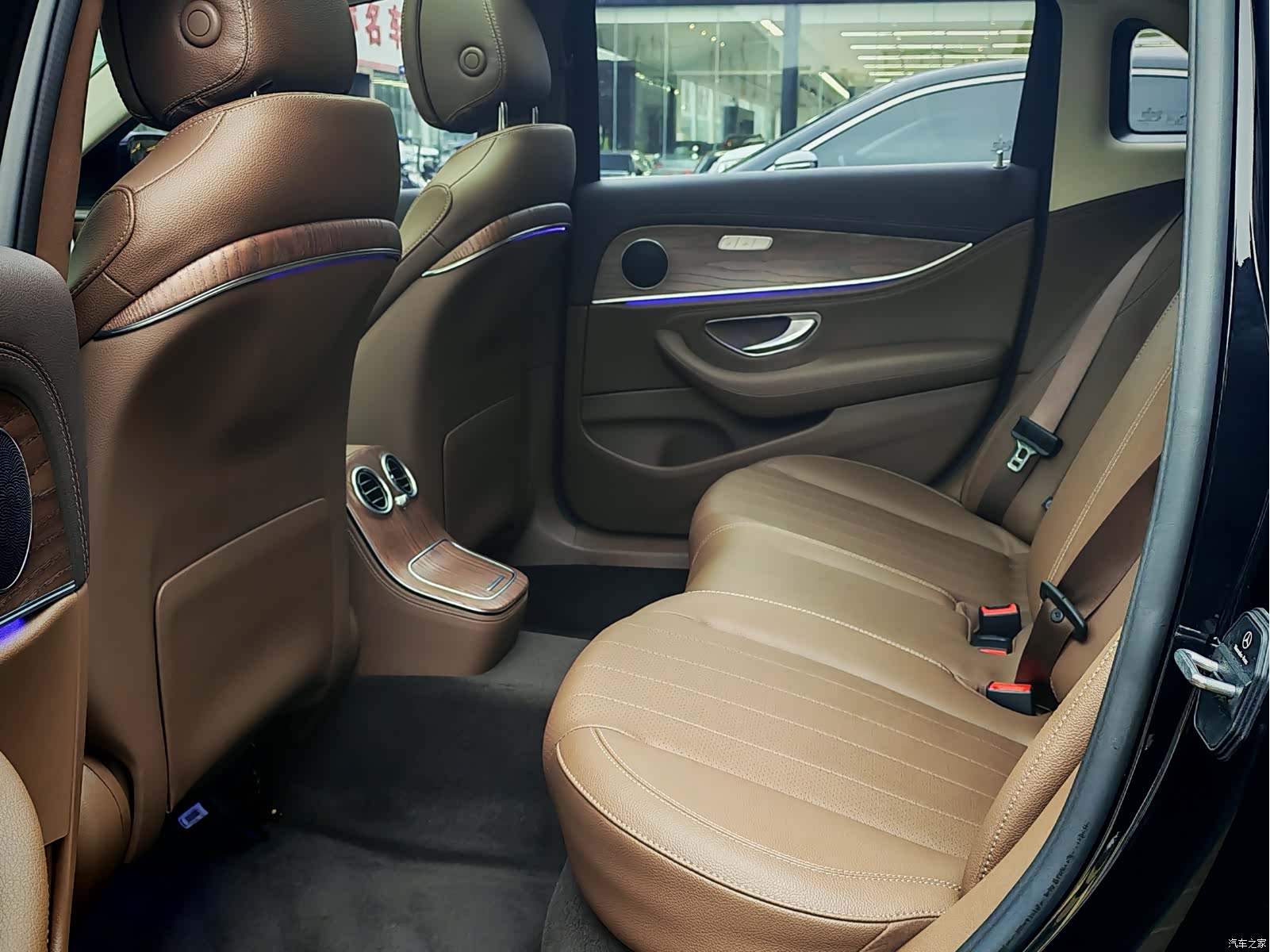 Mercedes-Benz E-Class, 2023 9
