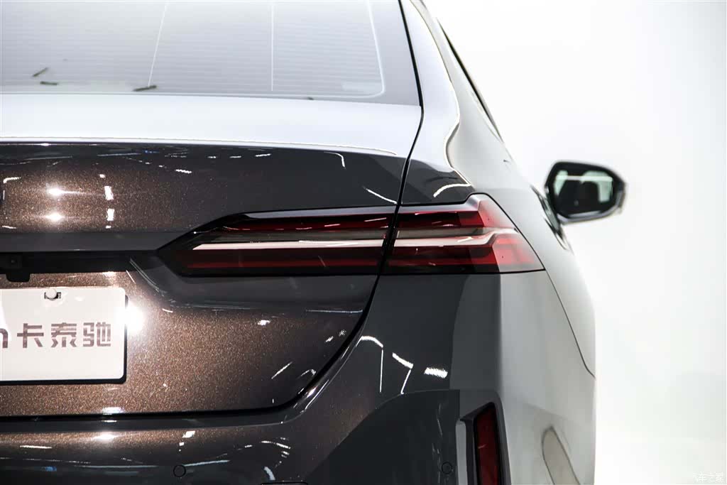 BMW 5 Series, 2025 11