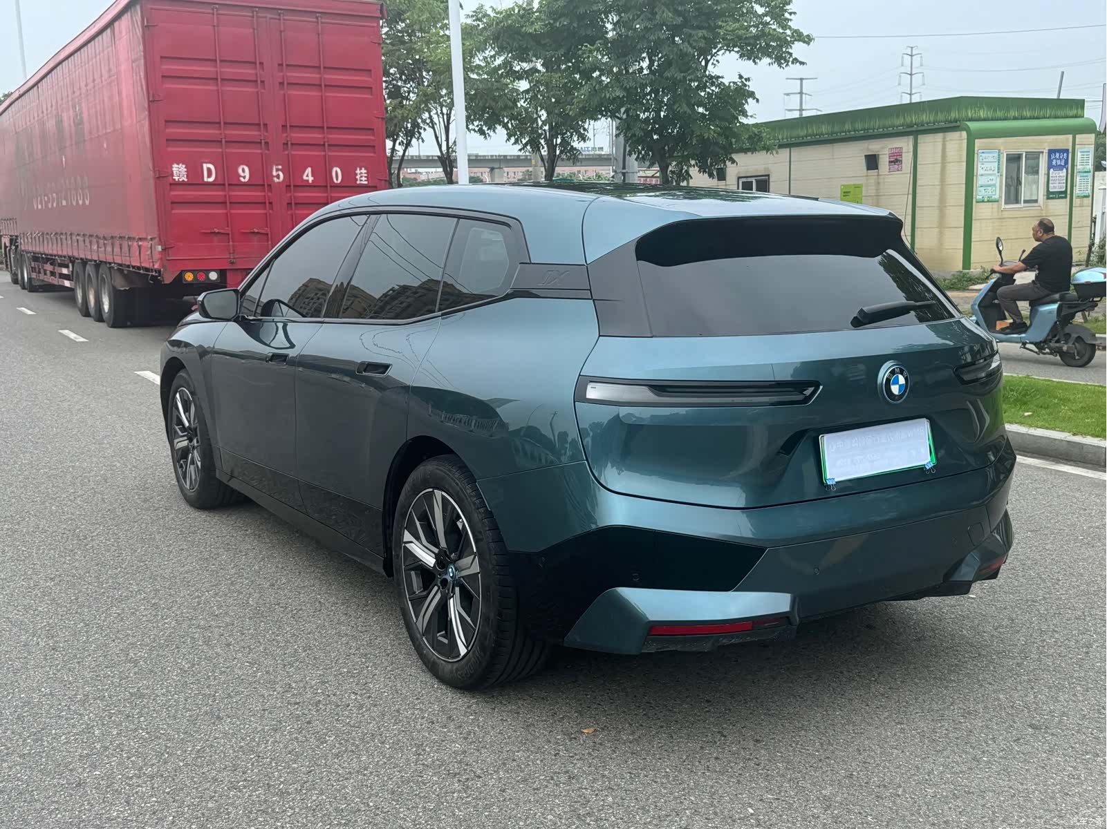 BMW iX, 2025 6