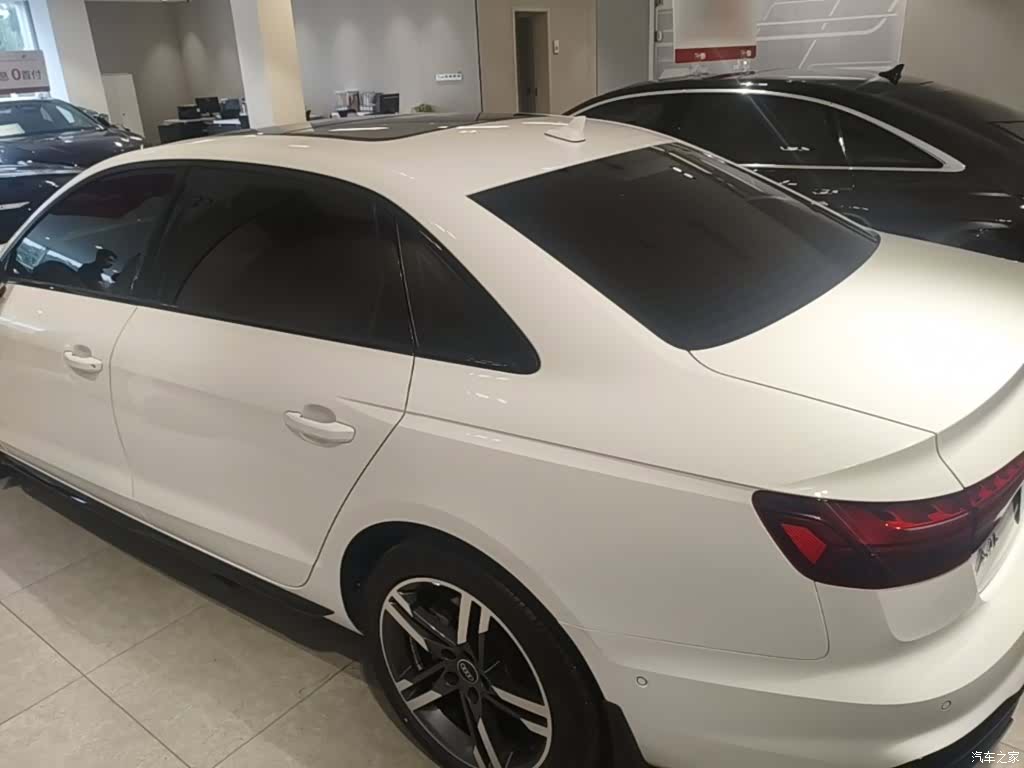 Audi A4L, 2023 все фото