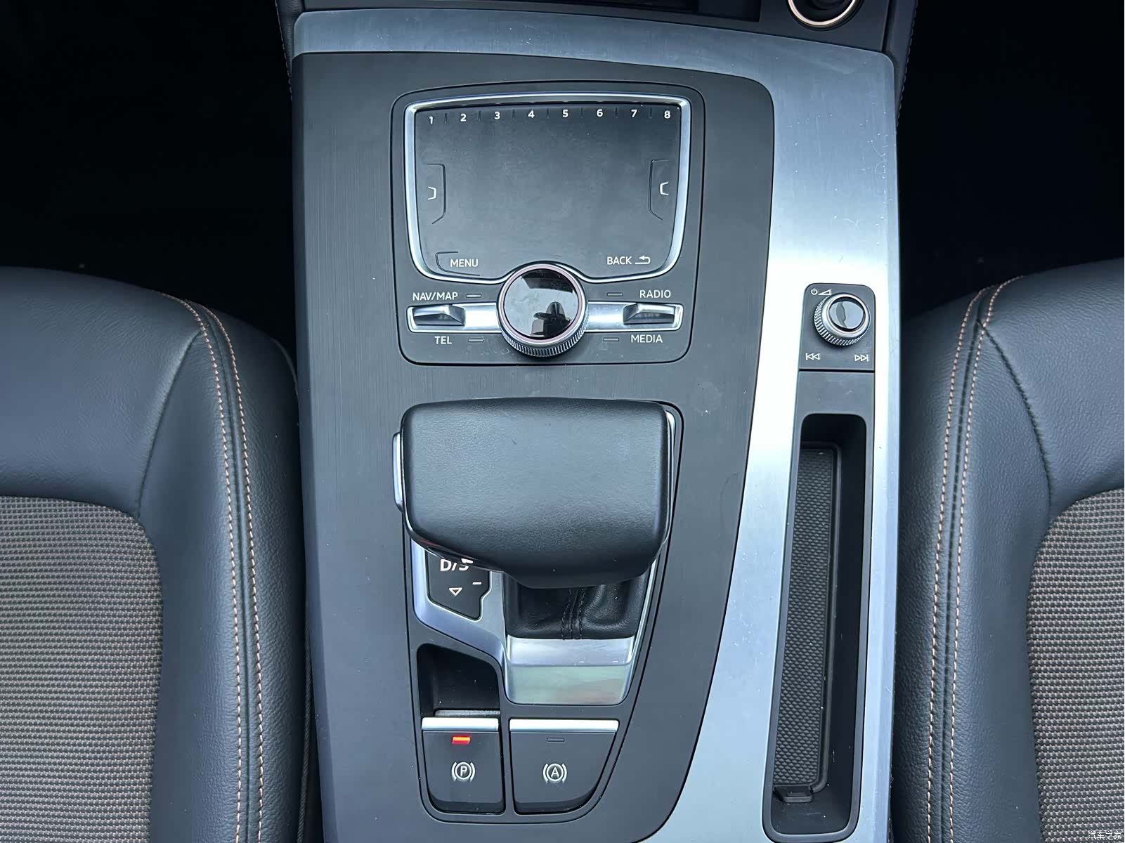 Audi Q5L, 2019 20