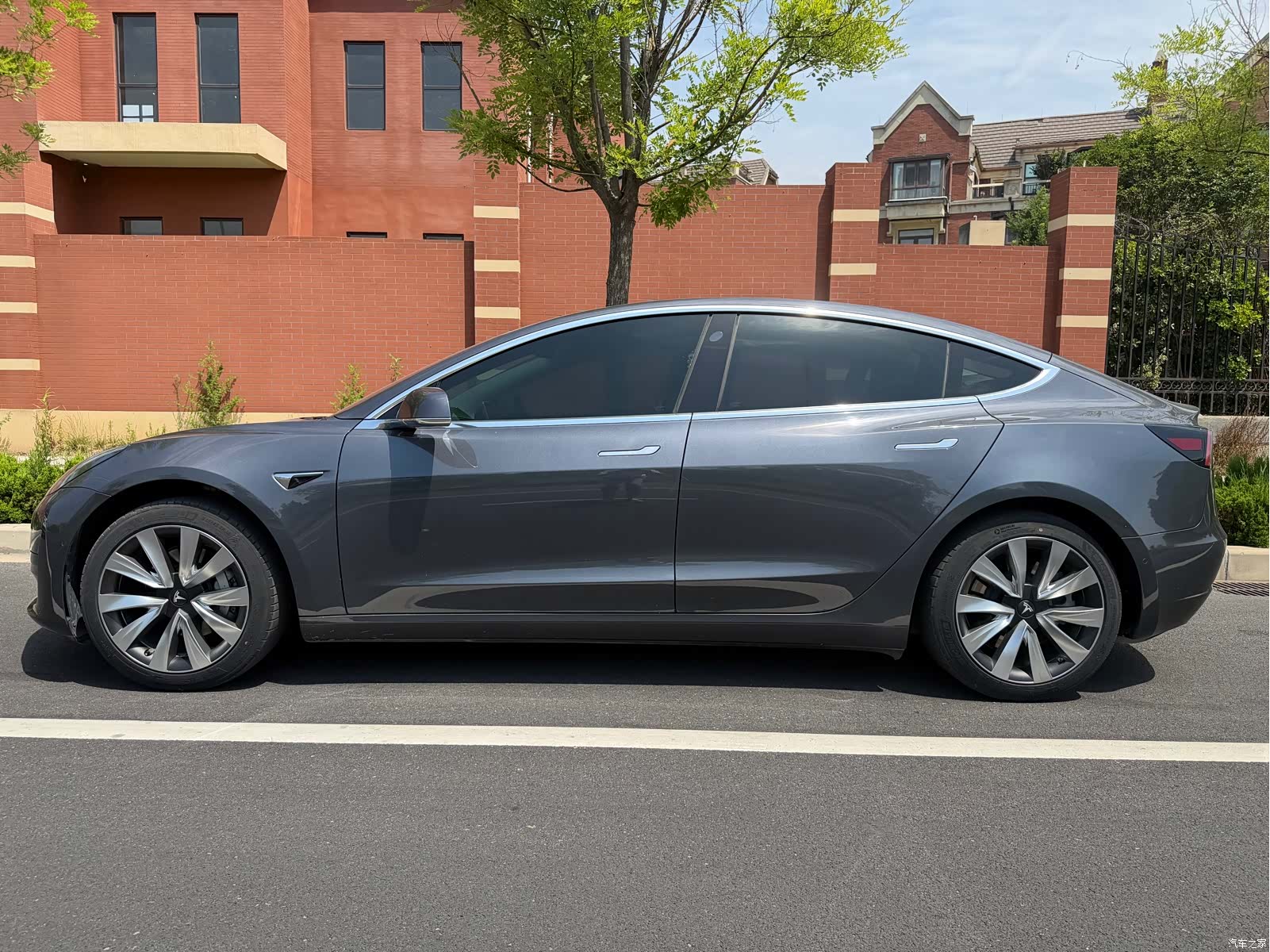 Tesla Model 3, 2020 все фото