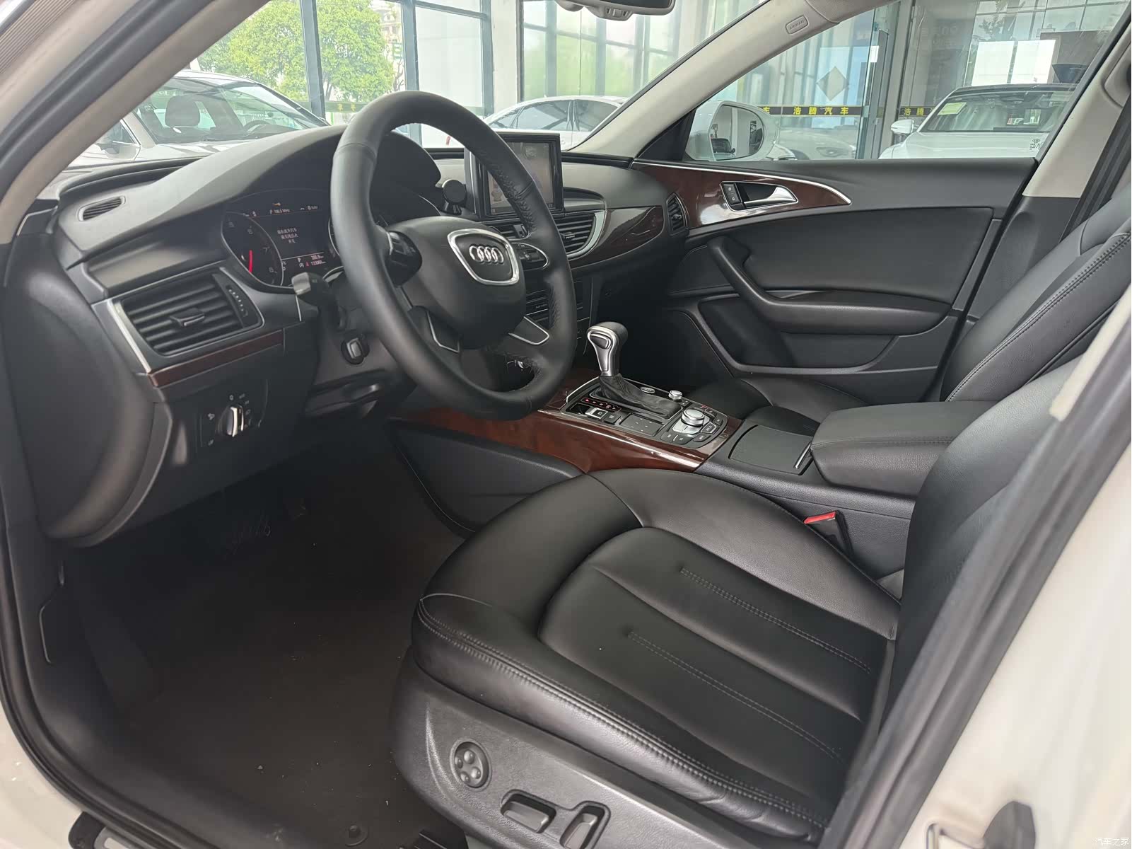Audi A6L, 2014 12