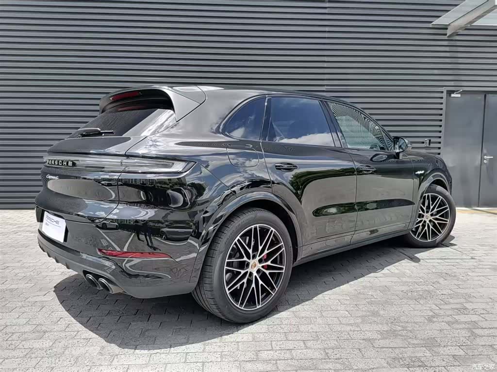 Porsche Cayenne, 2025 9