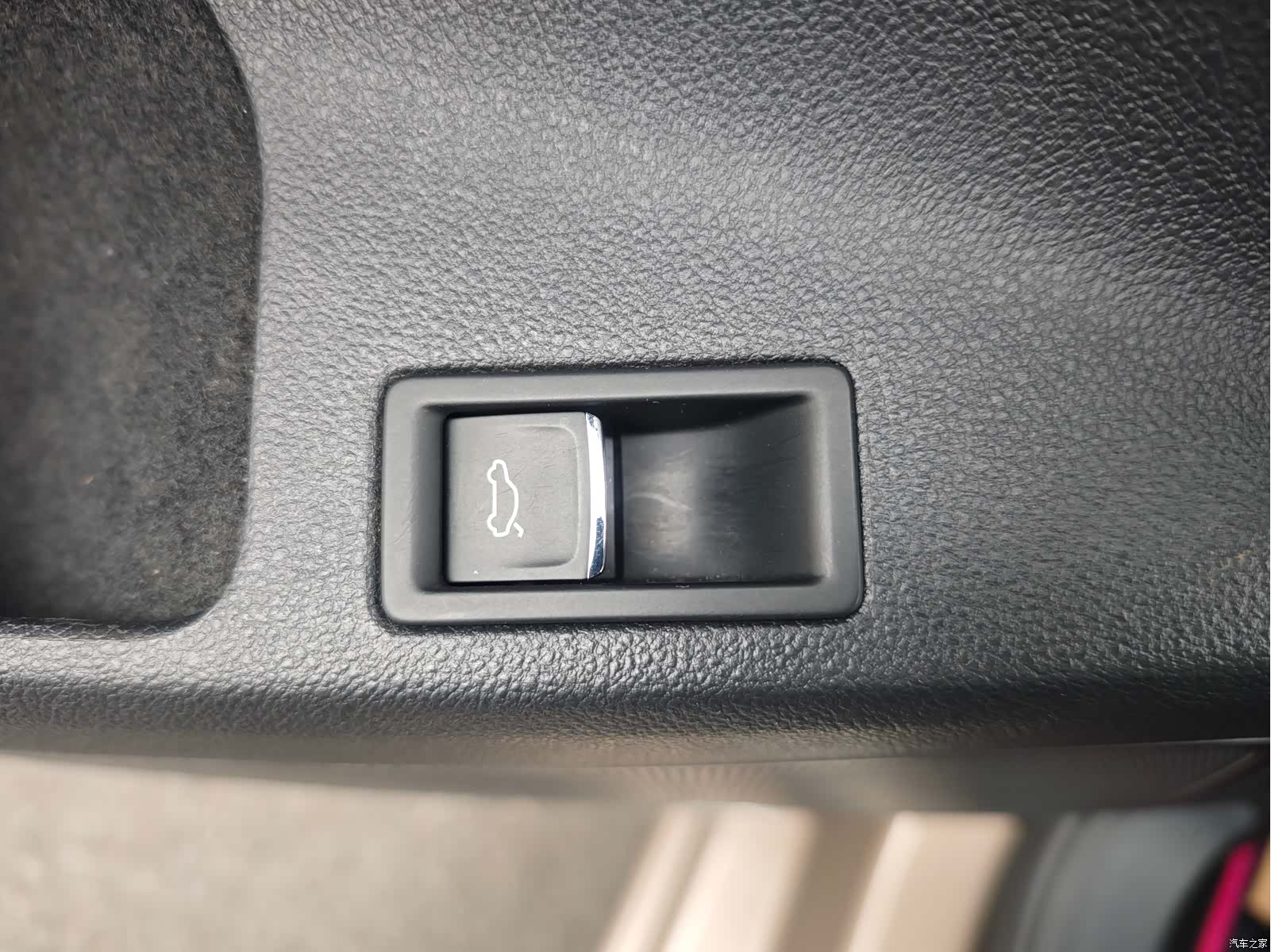 Volkswagen Sagitar, 2015 16