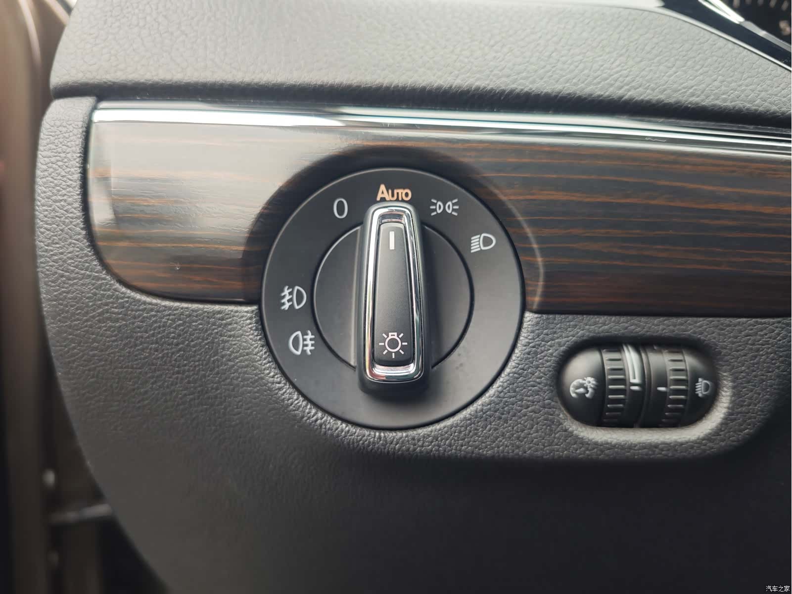 Volkswagen Sagitar, 2015 15