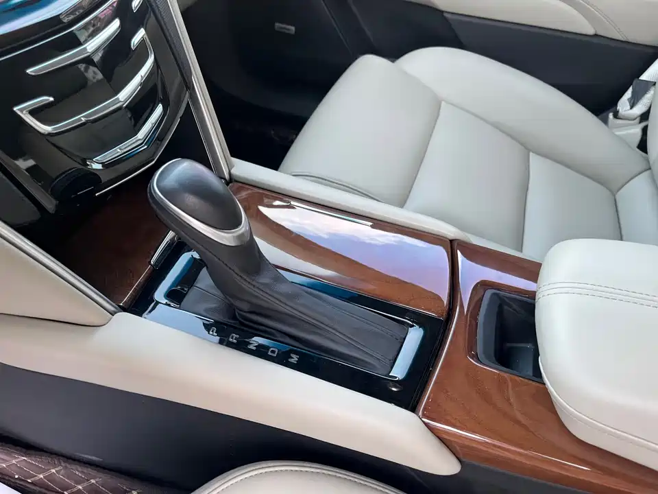 Cadillac XTS