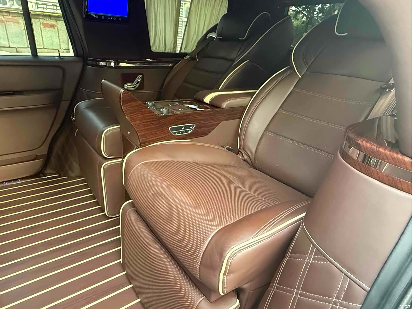 Lincoln Navigator, 2017 12