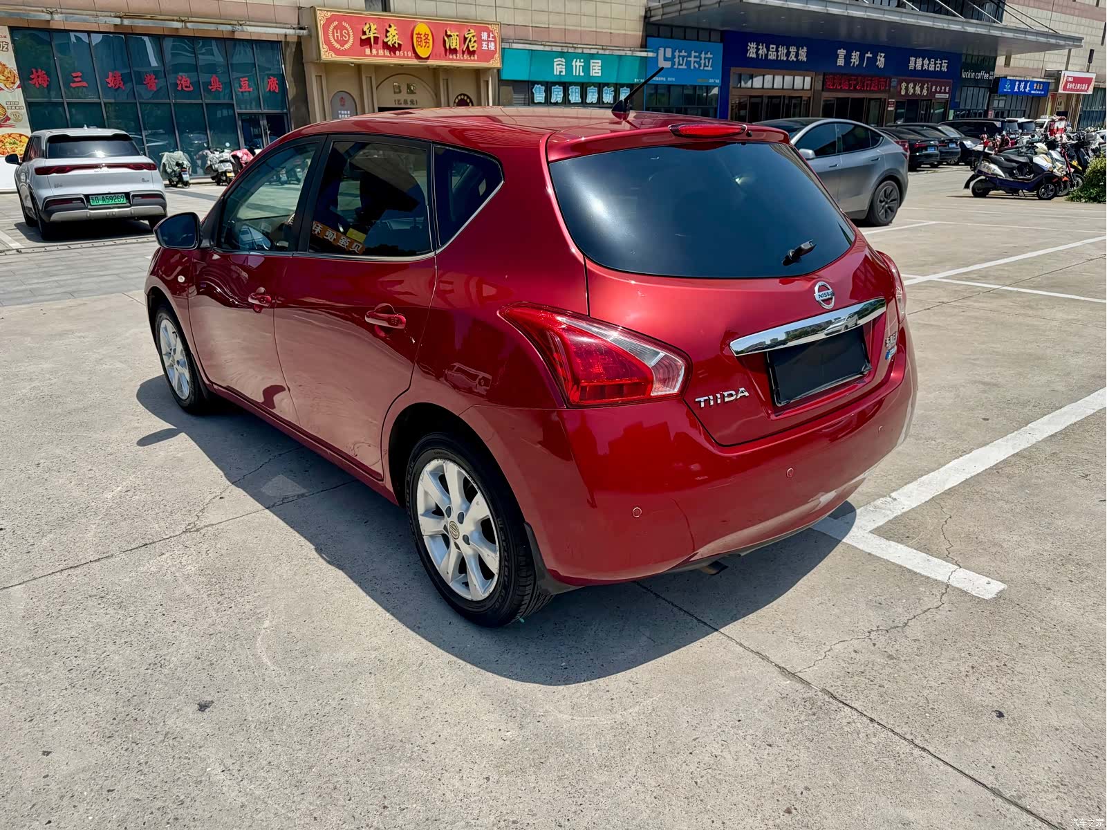 Nissan Tiida, 2012 6