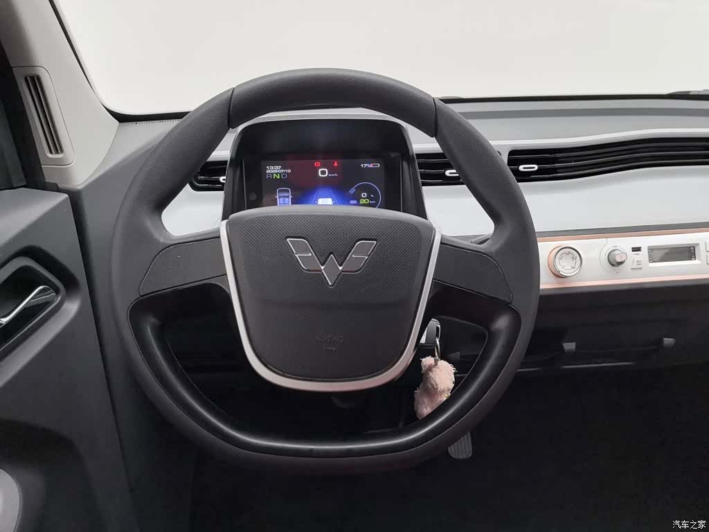 Wuling MINIEV, 2021 11