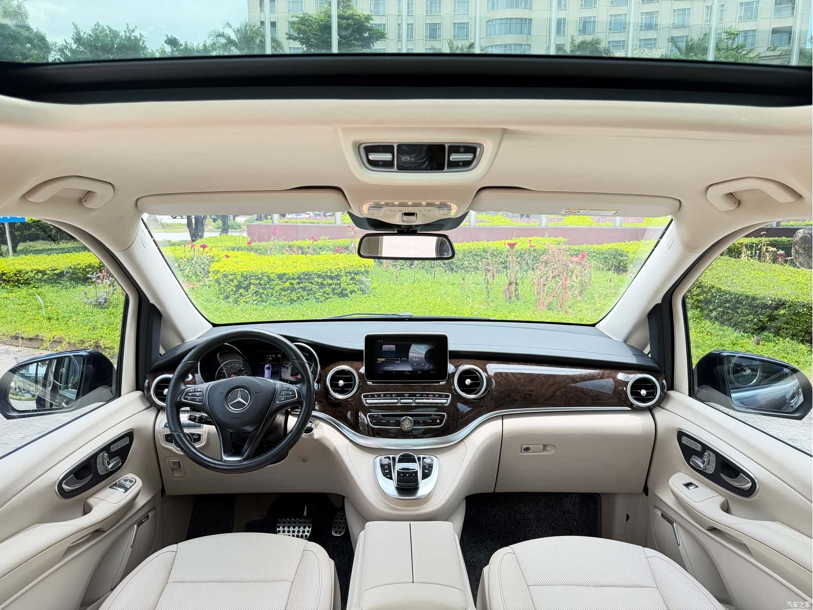 Mercedes-Benz V-Class, 2018 14