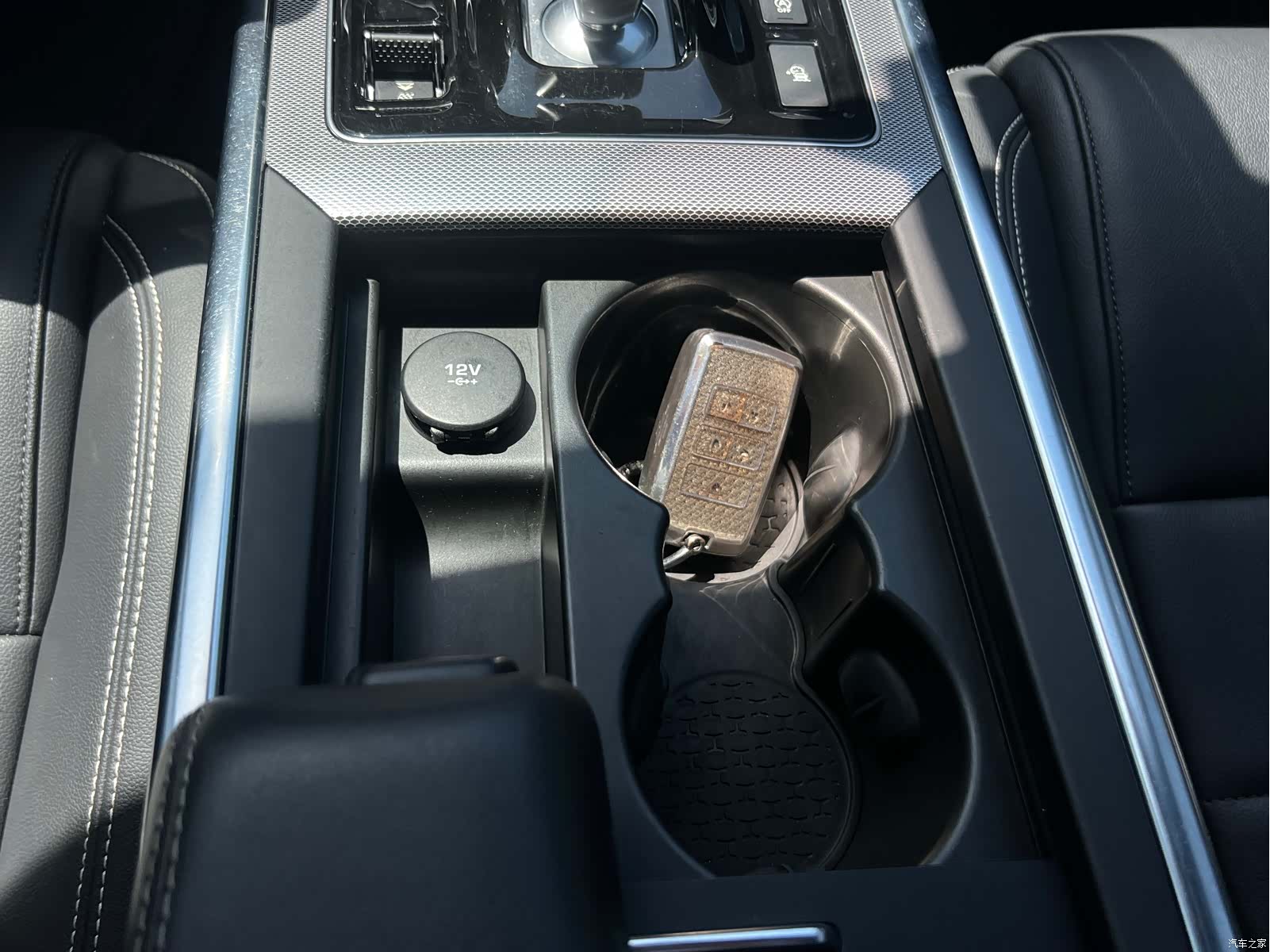 Land Rover XEL, 2020 18