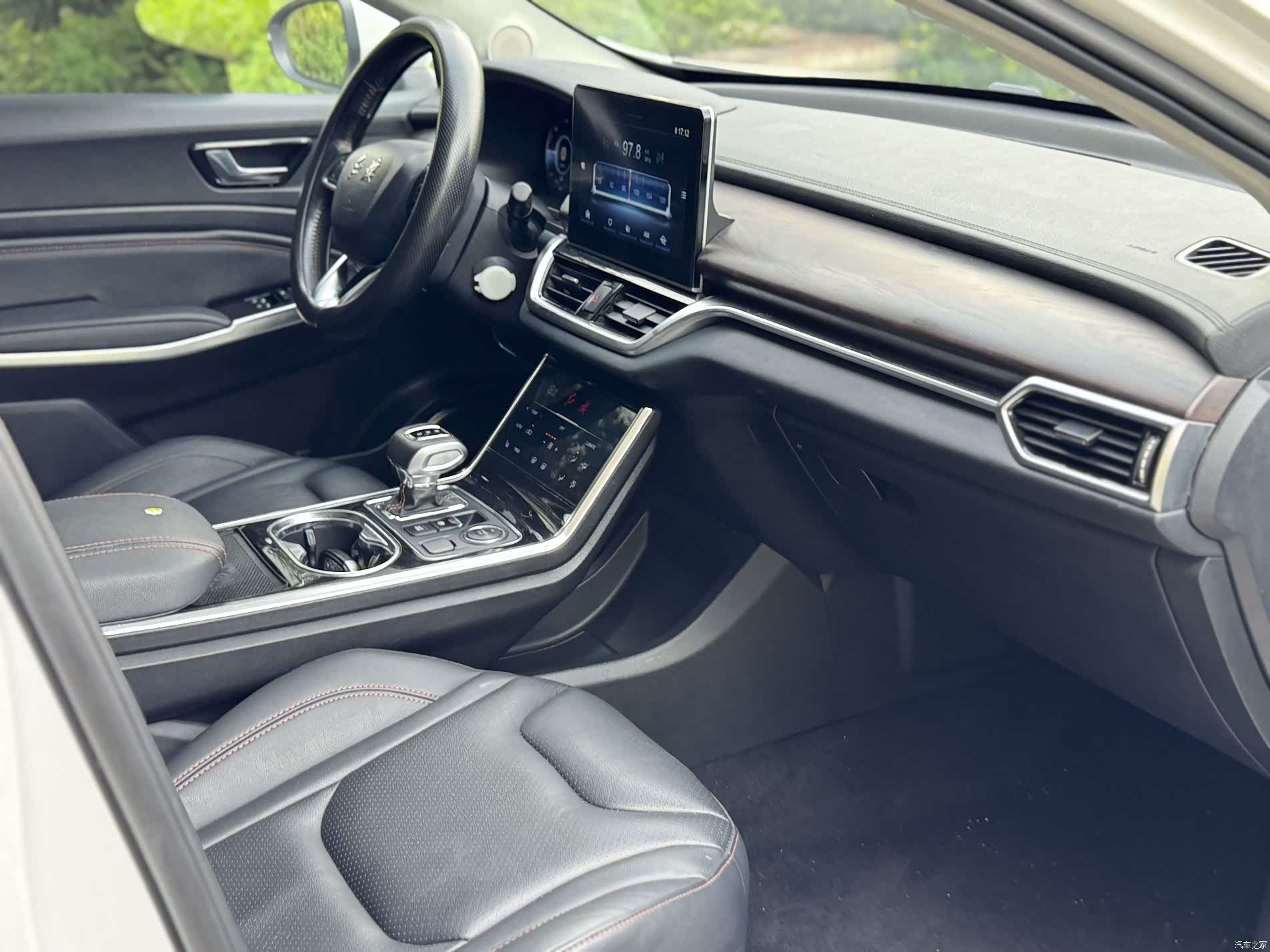 Hongqi HS3, 2019 3