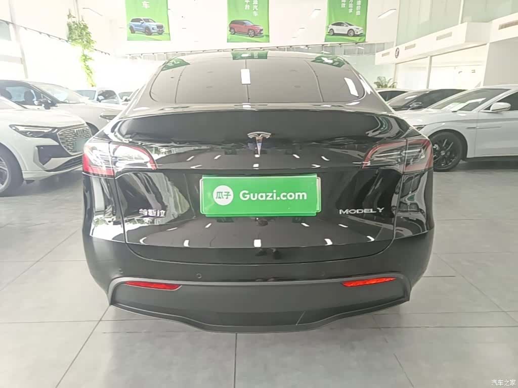 Tesla Model Y, 2023 6