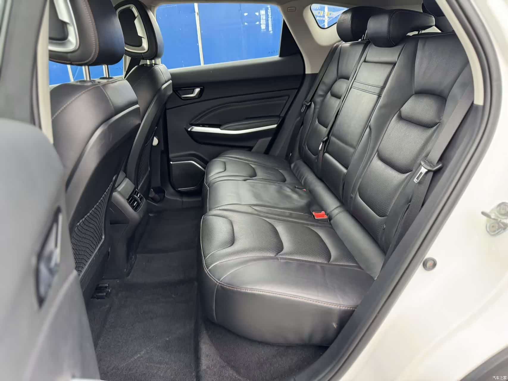 Hongqi HS3, 2019 12