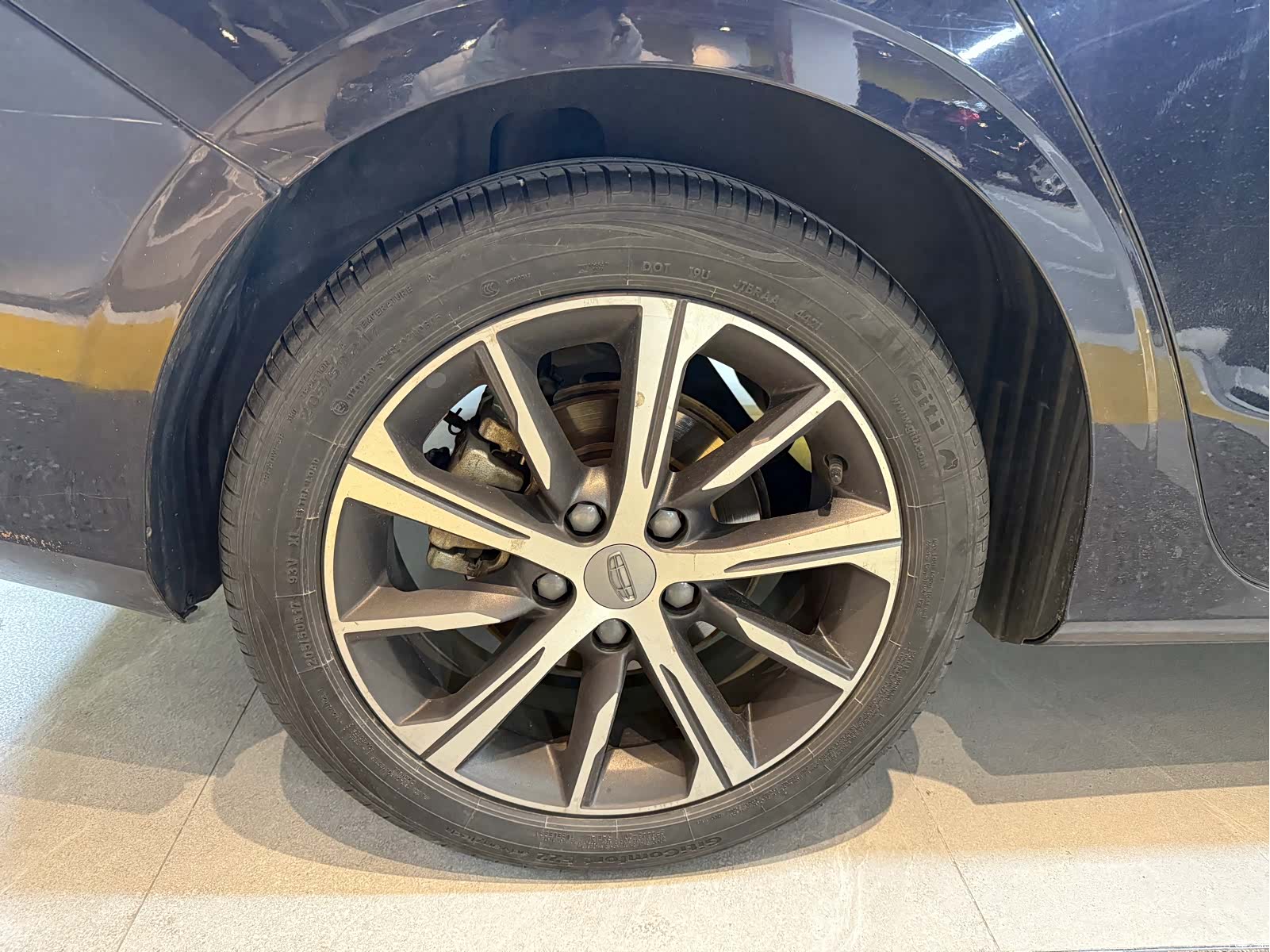 Geely Emgrand, 2021 14