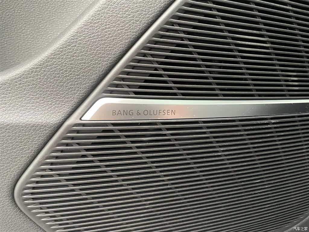 Audi Q7, 2025 17