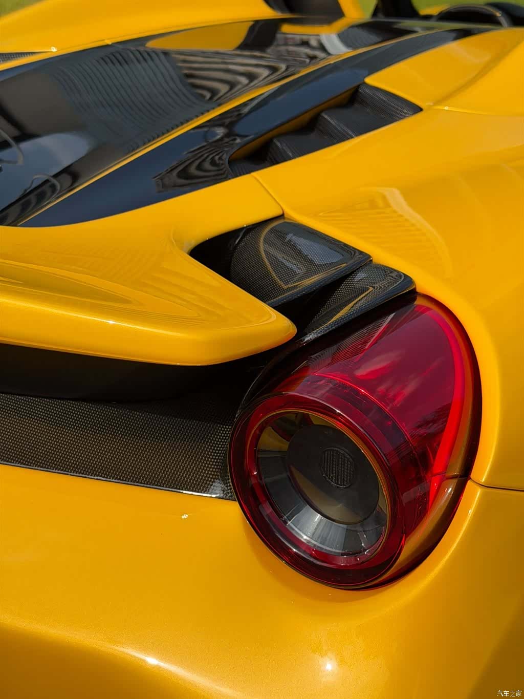 Ferrari 488, 2019 19