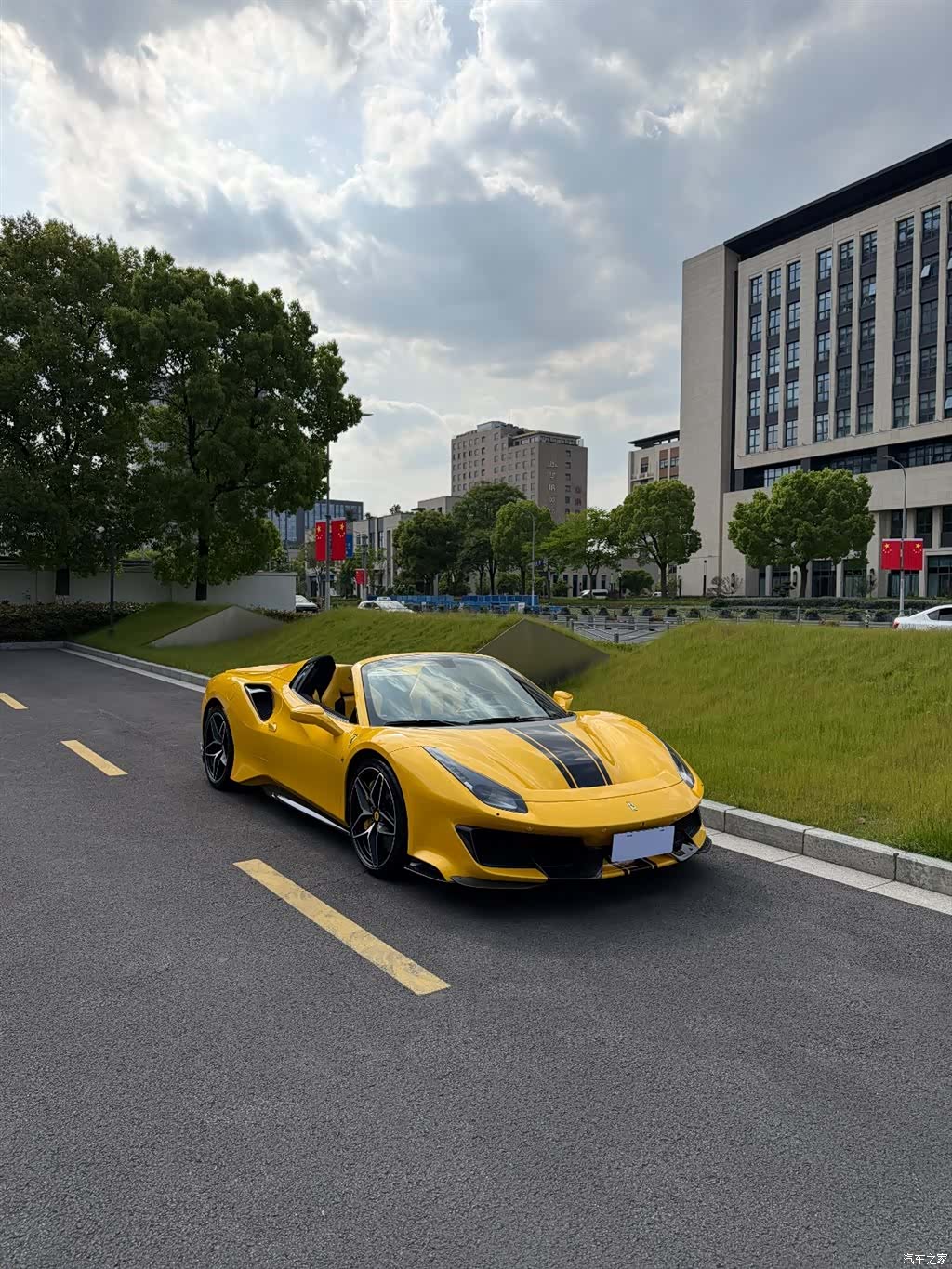 Ferrari 488, 2019 3