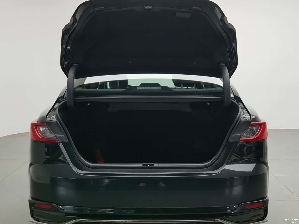 Toyota Camry, 2024 16